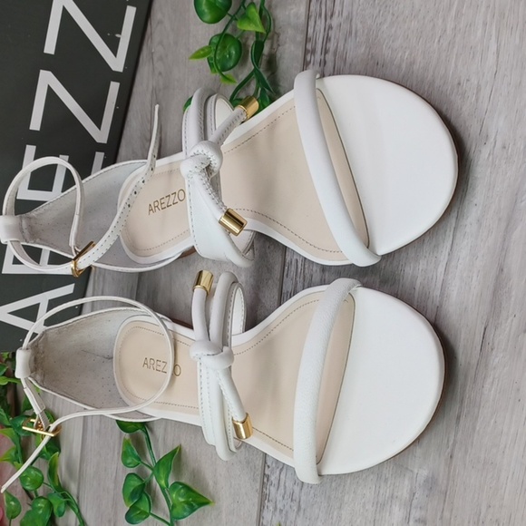 Arezzo Napa Capri White Sandal NIB - Picture 3 of 9